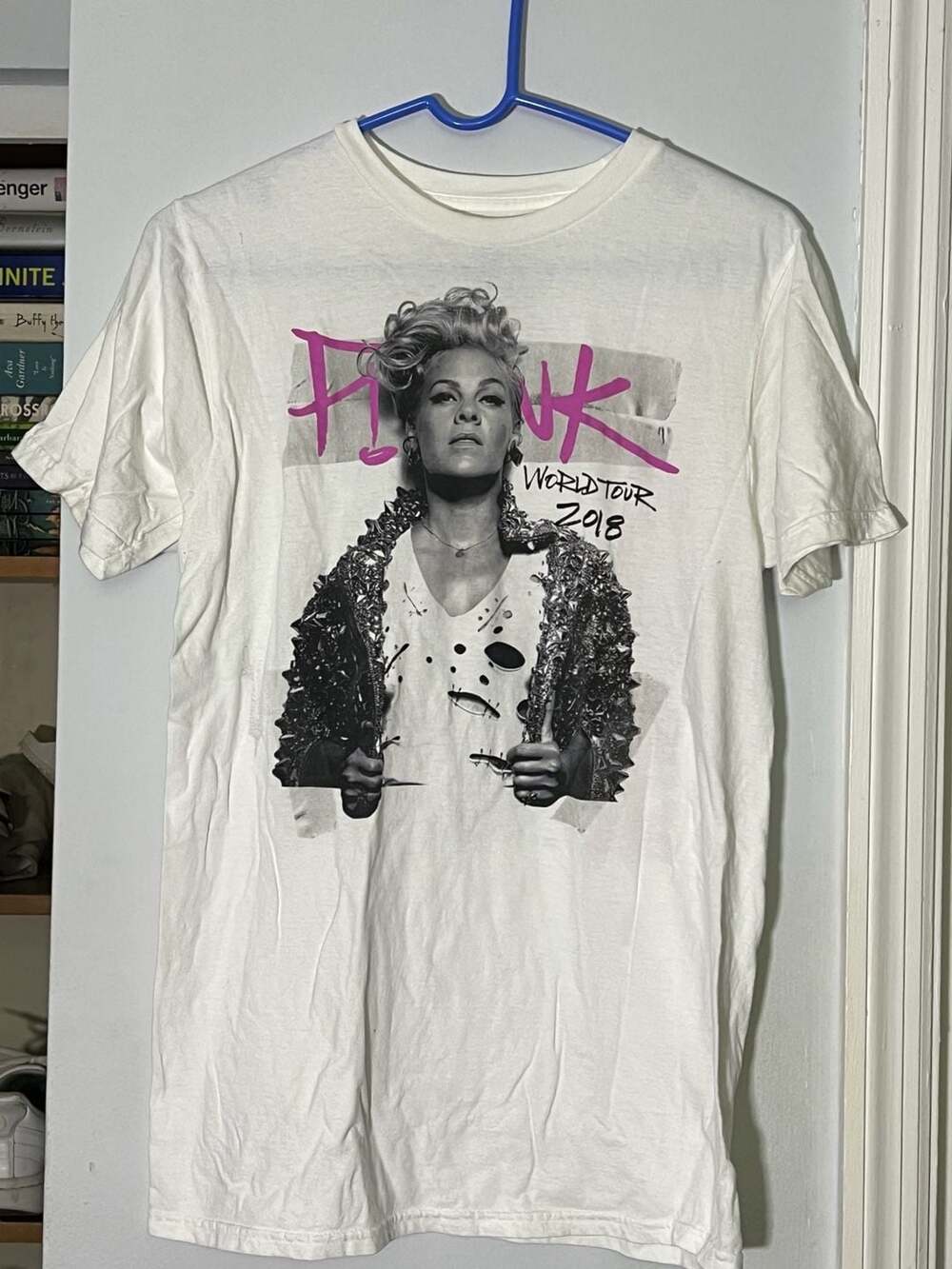 P!nk Beautiful Trauma World Tour 2018 Graphic T-Shirt Size M